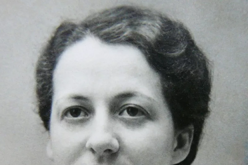 © assoc GT Photo G Tillion carte d'étudiante 1934
