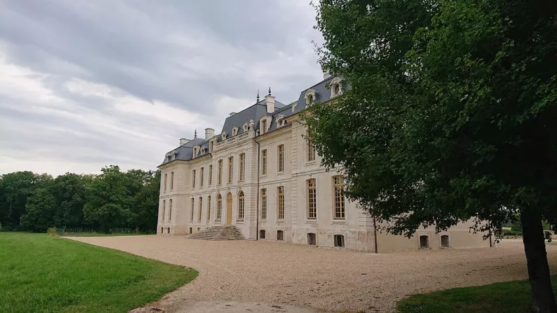 Château de Vaux en Champagne - Facade arrière vus du sud