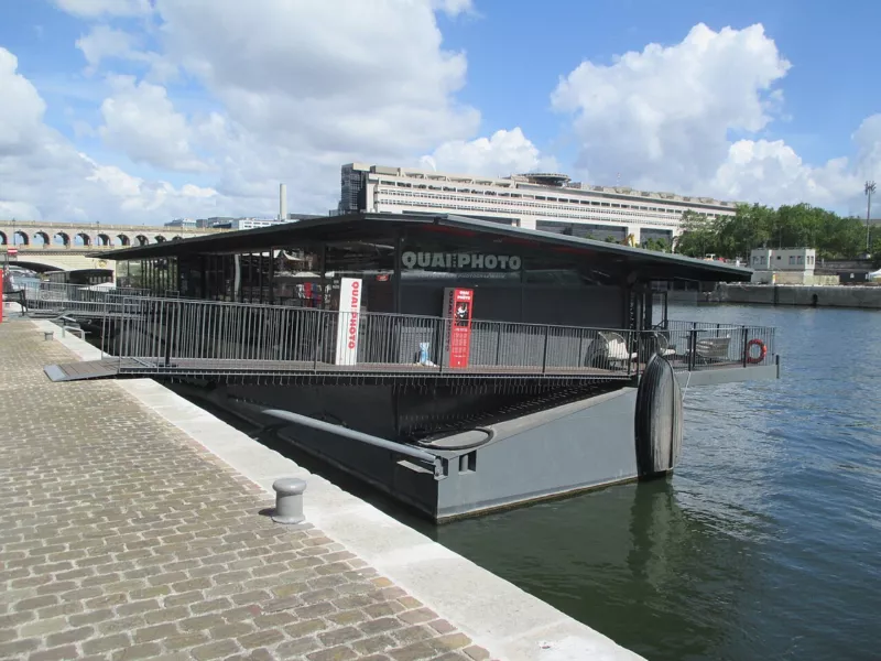 Sur la barge