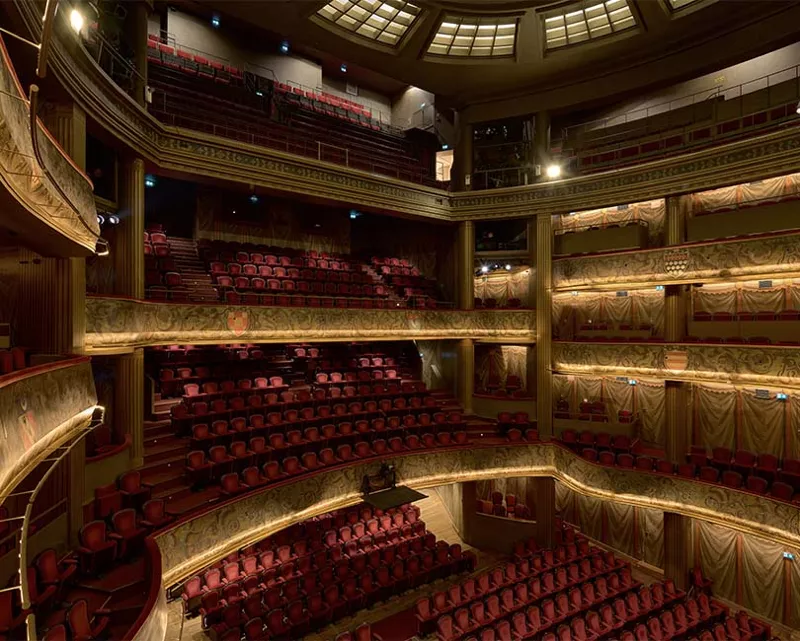 LEVER DE RIDEAU AU THÉÂTRE DU CAPITOLE