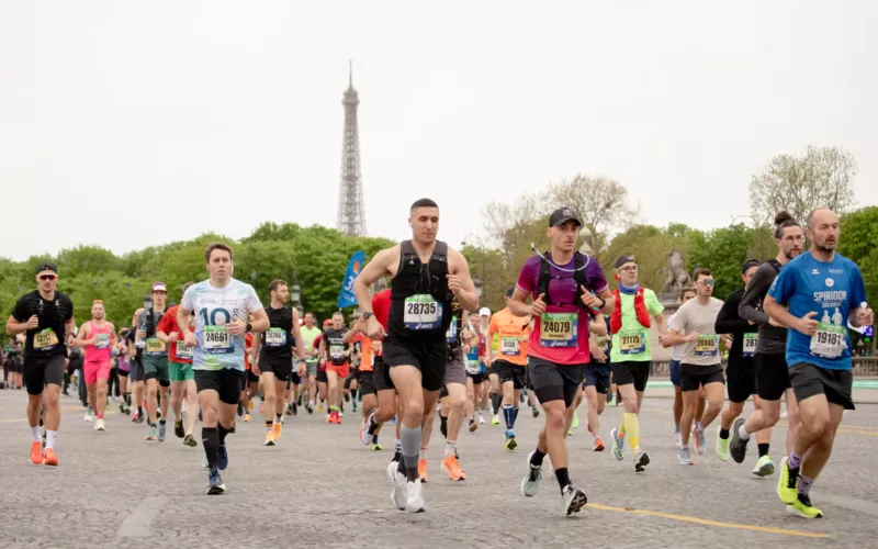 Remportez des dossards pour le Saucony 10 km de la tour Eiffel !