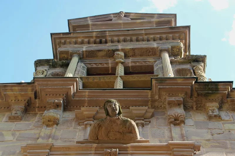 Brive-la-gaillarde (Corrèze) hotel Labenche 16 e siècle,façade renaissance.