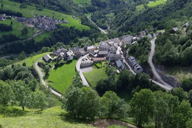 Sers et Betpouey 65 vus de StJustin 2011