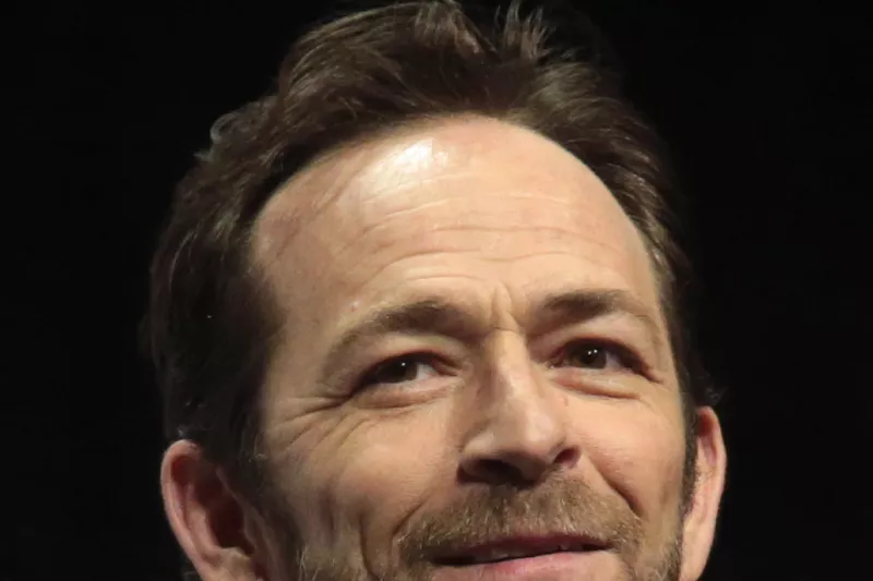 Luke Perry by Gage Skidmore