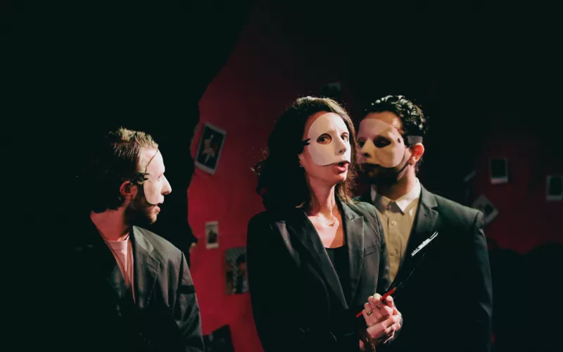 Les Vibrations du verre, Igor Kovalsky : théâtre
