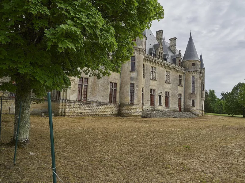 Château de Montaigne - newer wing (26833781222)
