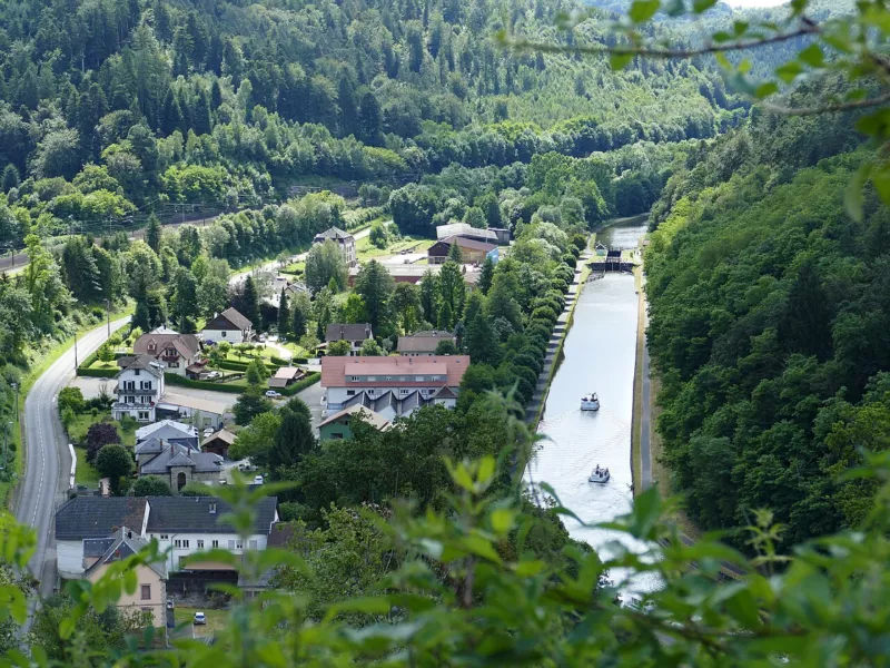 Burg Lutzelbourg - Blick ins Tal