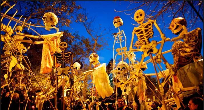 PARADE HALLOWEEN A LA BAULE-ESCOUBLAC